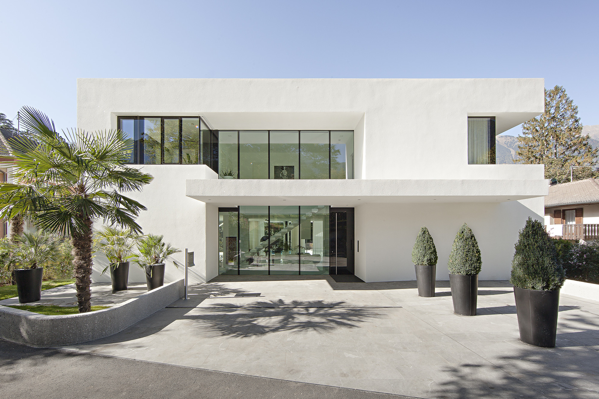 How do Commercial Architecture Demands Differ from Residential Ones?