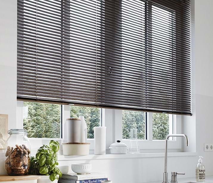 How to clean and maintain Venetian blinds?