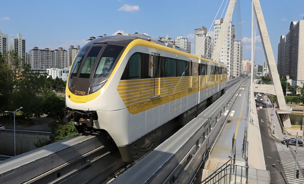 Exploring 10 Benefits of a Monorail System and How to Implement it in Your City