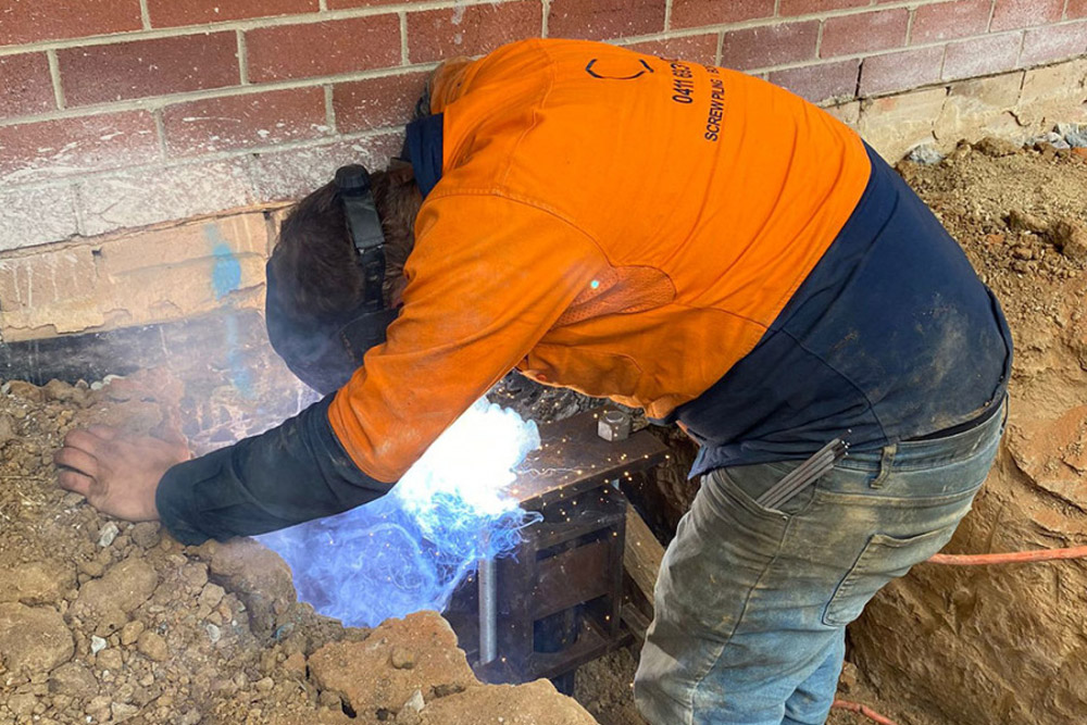 What Are the Signs You Need to Call an Underpinning Engineer?