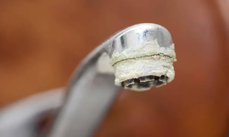 Red Flags to Watch For That Signal Hard Water Problems in Connecticut