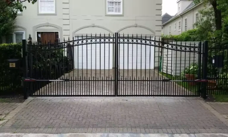 Custom Iron Gates: What Happens When Function Meets Elegance